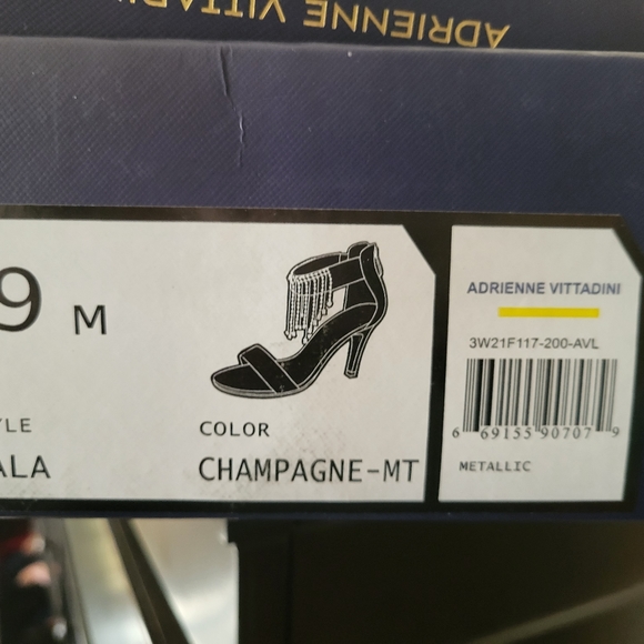 Adrienne Vittadini Heels - Picture 2 of 6